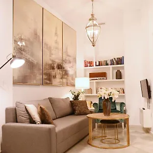 https://precioso-apartamento-con-patio-en-la-alameda.es-andalucia.com